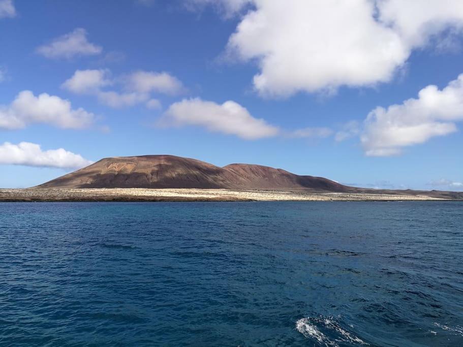Magnifico Barco En La Graciosa Hotell Caleta de Sebo Eksteriør bilde