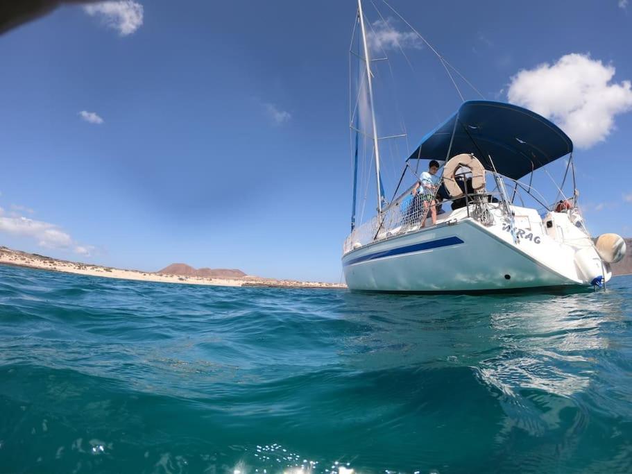 Magnifico Barco En La Graciosa Hotell Caleta de Sebo Eksteriør bilde