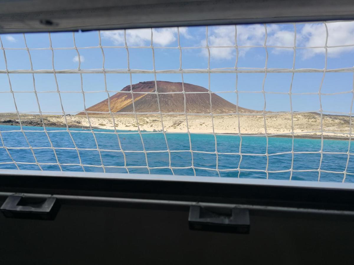 Magnifico Barco En La Graciosa Hotell Caleta de Sebo Eksteriør bilde